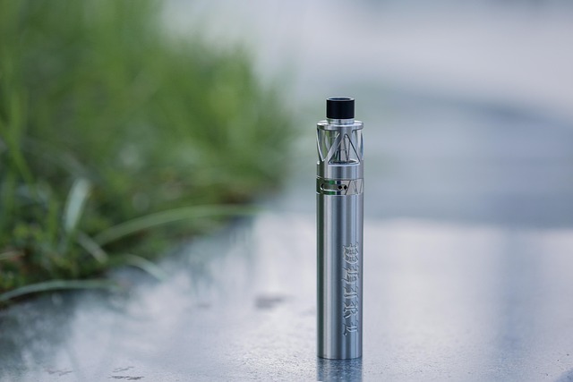 Elektronické cigarety kouří hodně lidí. 